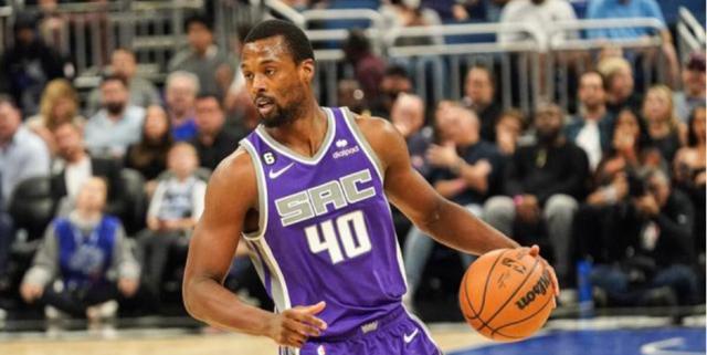 开云入口怎么样-补强之路不停！冠军前锋加盟 马刺有望重返季后赛