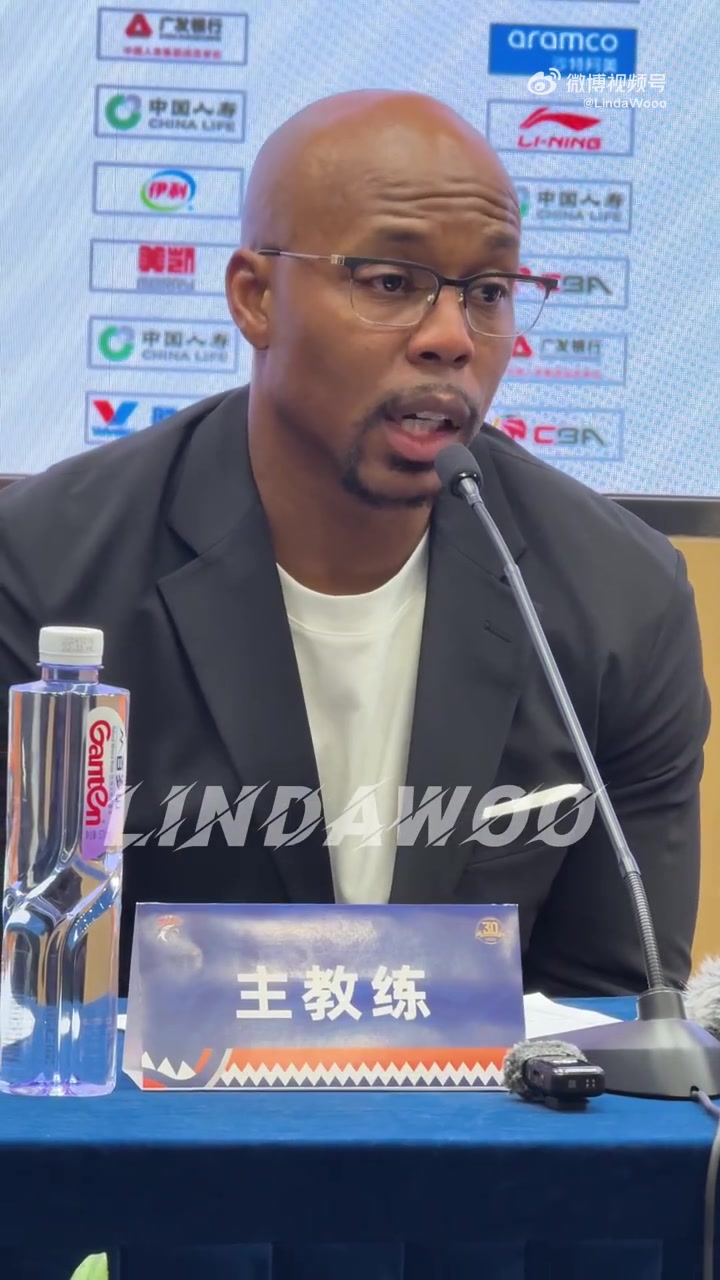 开云入口网址-广州主帅米切尔：徐昕/艾伦/威金顿等人出现伤病 潜力赛人都不够