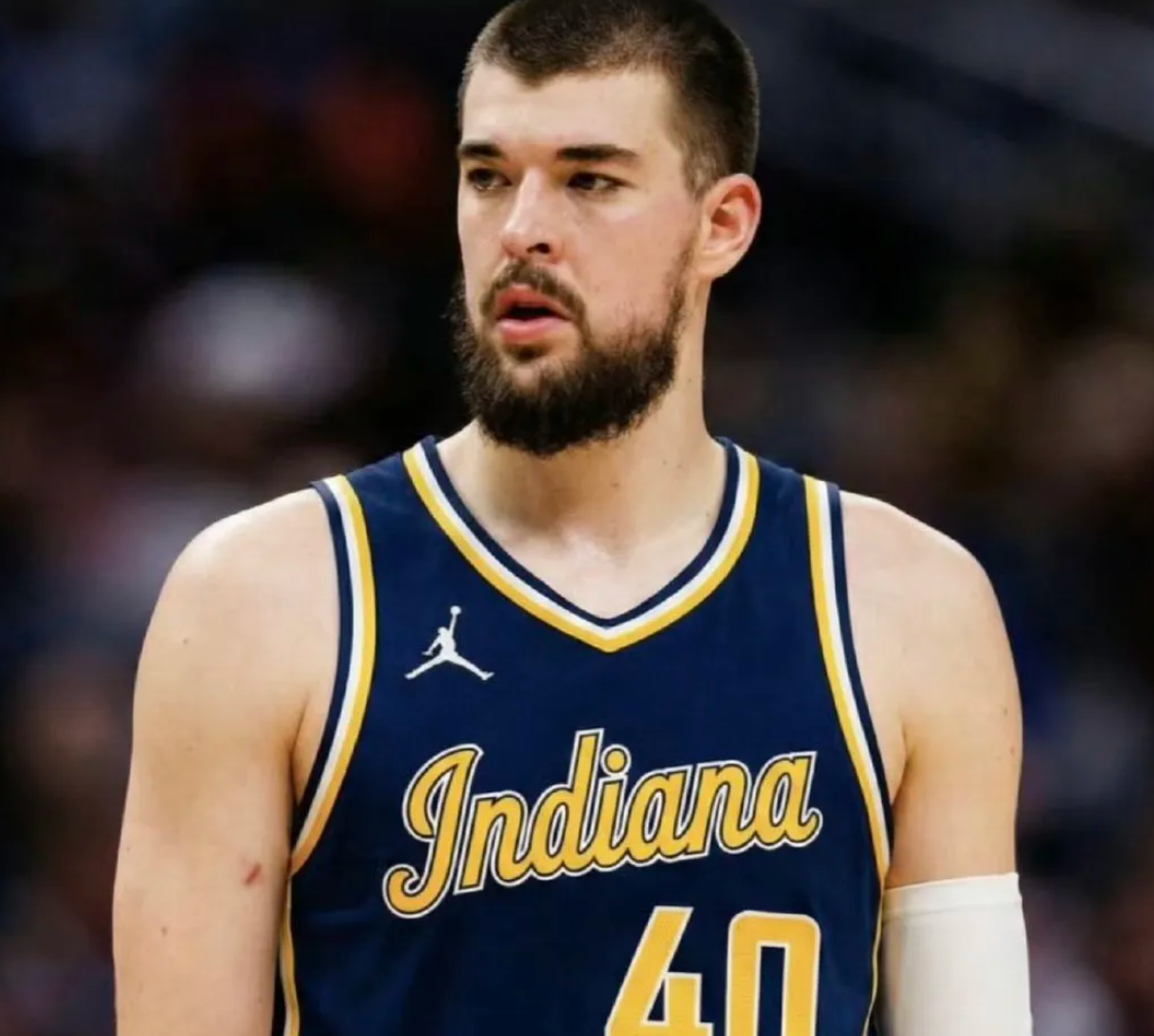 开云入口安全吗-洛城第一中锋离队！终于还是走了，伦纳德彻底单打！