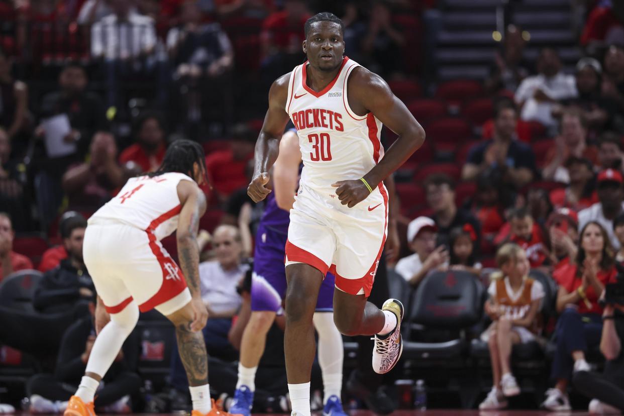 开云入口使用方法-愿做火箭队第18人?32岁控卫自荐,愿联手申京+KD!底薪就能拿下